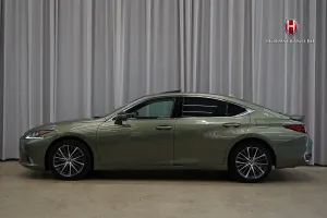 Lexus ES 2022